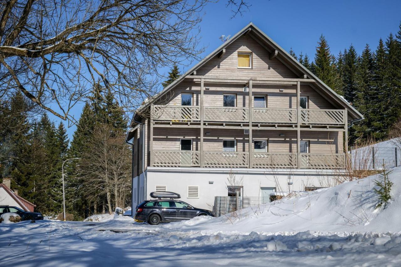 Krusnohorske Strane Loucná pod Klínovcem Exterior foto